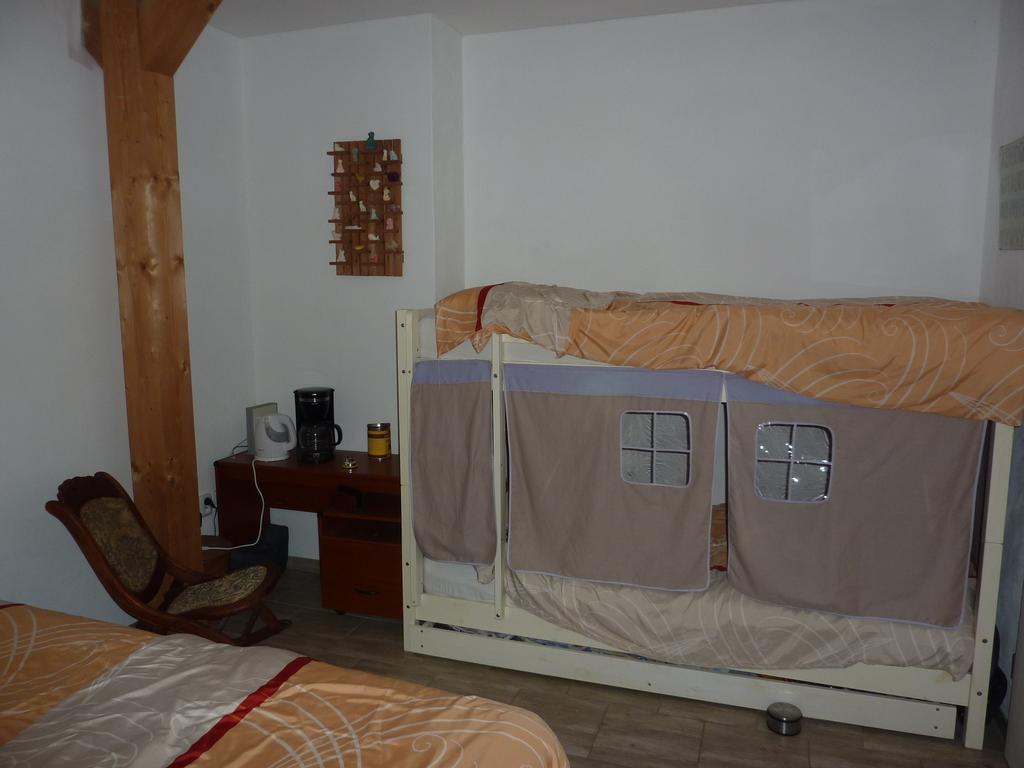 B&B En Mini-Camping Pension Kidafo Libun Exterior photo